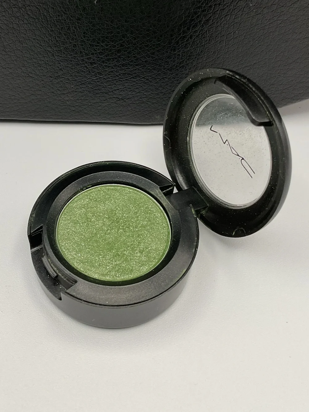 MAC Cosmetics Lustre Eyeshadow in Swimming